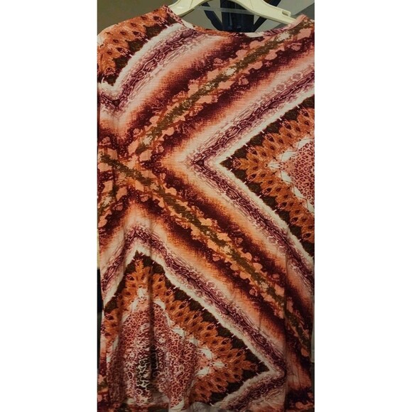 One World Womens Medium Geometric Animal Tribal Print Tshirt Tunic Top NWT B7 - Picture 4 of 6